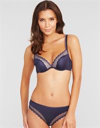 Katya Zalitko in lingerie