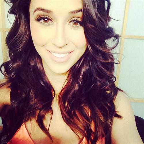 Tianna Gregory taking a selfie