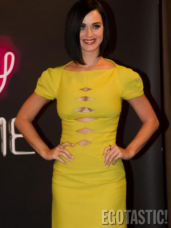 Katy Perry in a yellow dress for “Part of Me” 3D in Rio