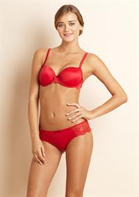 Sofija Milošević in lingerie