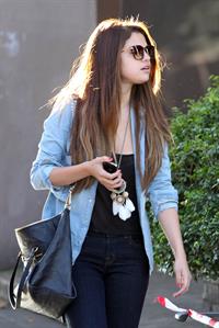 Selena Gomez goes shopping around Bondi Beach in Sydney on July 17, 2012 