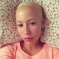 Amber Rose taking a selfie