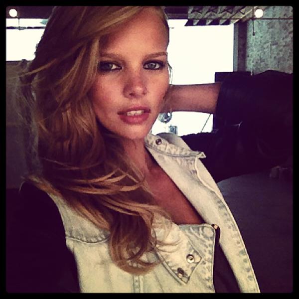 Marloes Horst taking a selfie