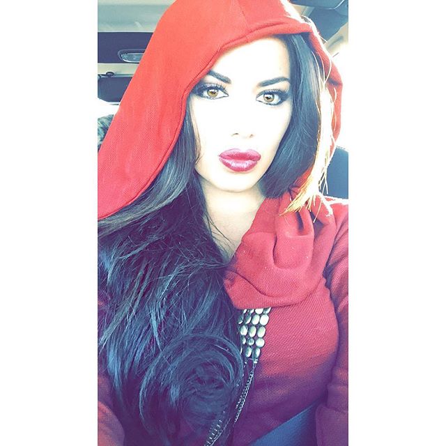 Italia Kash taking a selfie