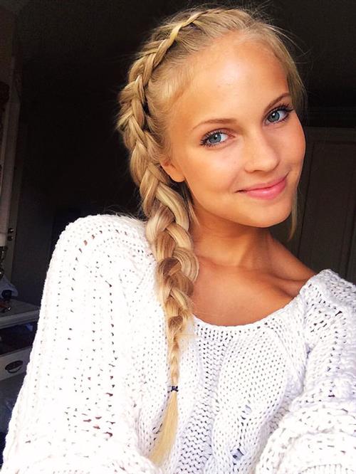 Emilie Voe Nereng taking a selfie
