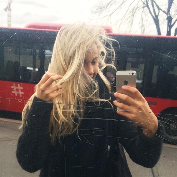 Emilie Voe Nereng taking a selfie