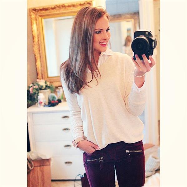 Emilie Voe Nereng taking a selfie