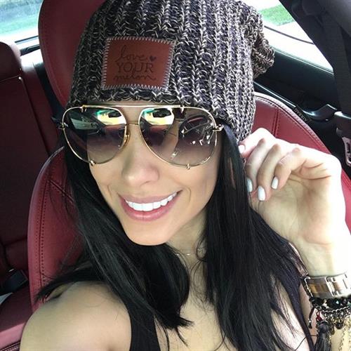 Bella Falconi taking a selfie