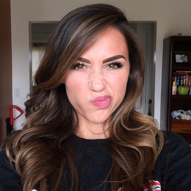 Ana Cheri taking a selfie