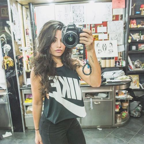 Mónica Alvarez taking a selfie