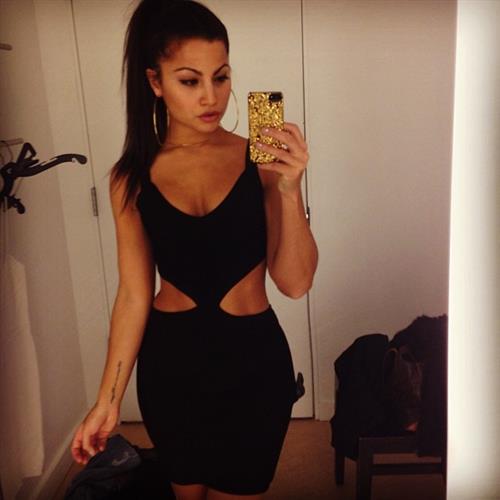 Mónica Alvarez taking a selfie