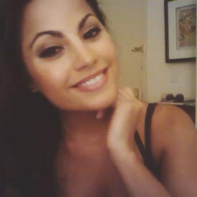 Mónica Alvarez taking a selfie