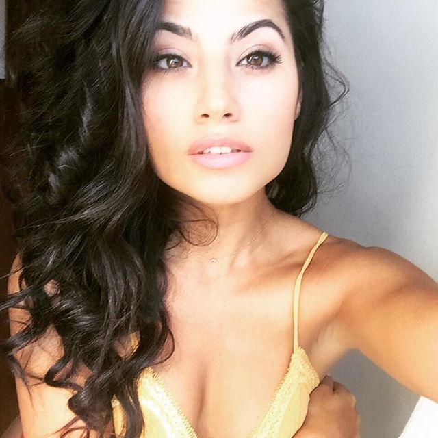 Mónica Alvarez taking a selfie