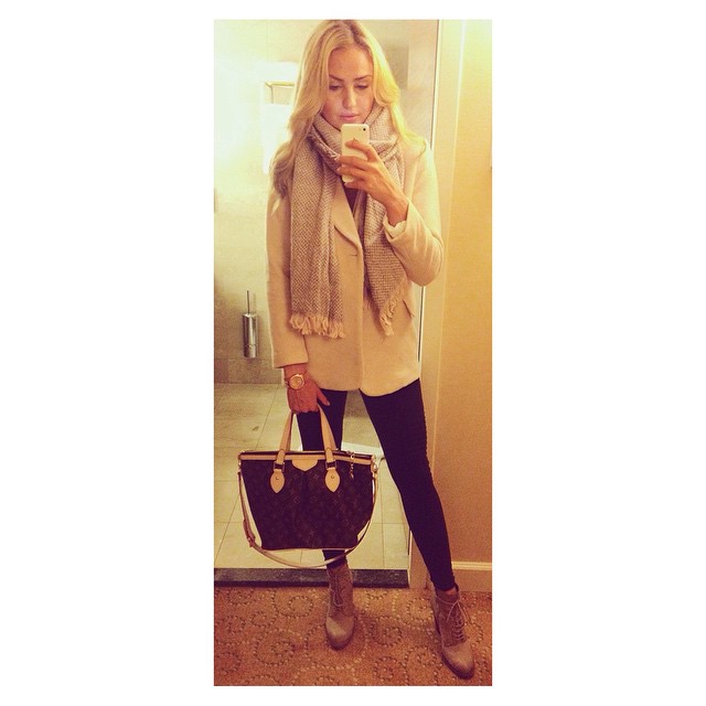 Mackenzie White taking a selfie