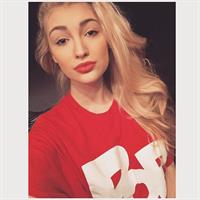 Anna Faith Carlson taking a selfie