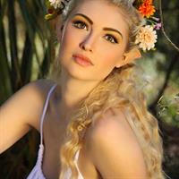 Anna Faith Carlson taking a selfie