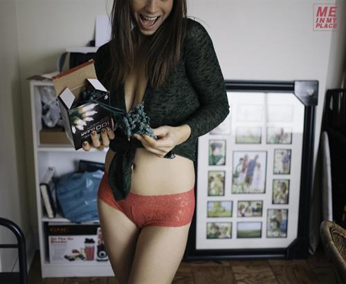 Jillian Rose Reed - Esquire Me in My Place