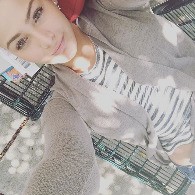 Migbelis Lynette Castellanos taking a selfie