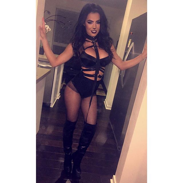 Franciele Medeiros in lingerie