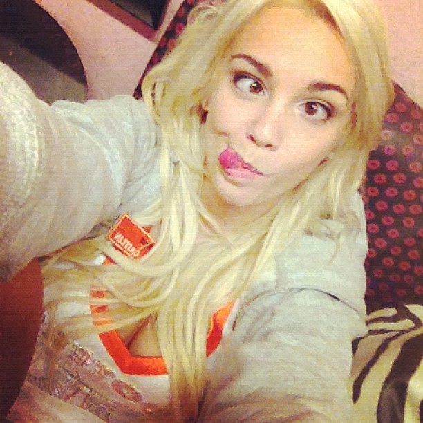 Caitlin Arnett taking a selfie