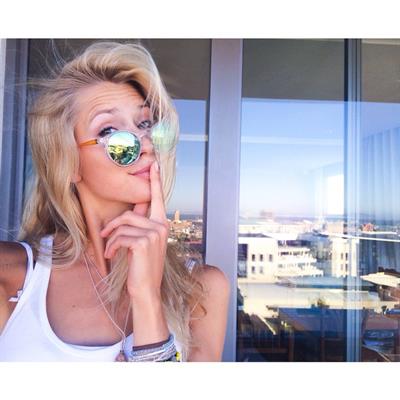 Kimberley Mens taking a selfie