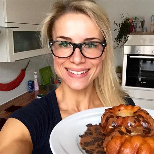 Adrienne Koleszár taking a selfie