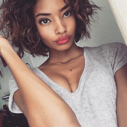 Malaika Firth taking a selfie