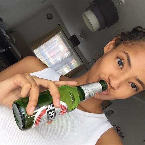 Malaika Firth taking a selfie