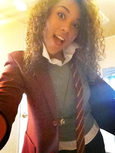 Alexandra Shipp taking a selfie