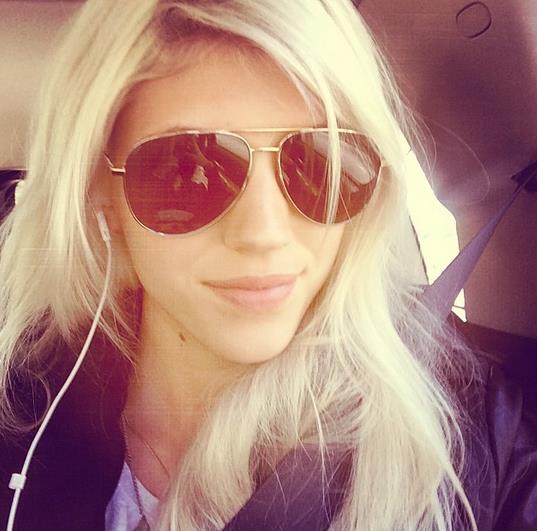 Devon Windsor taking a selfie