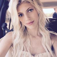 Devon Windsor taking a selfie