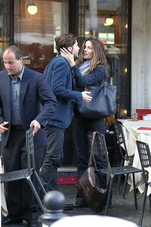 Kate Beckinsale On Set of The Face of an Angel in Rome November 11-2013 