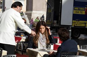Kate Beckinsale On Set of The Face of an Angel in Rome November 11-2013 