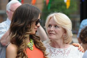 Kate Beckinsale Richard Beckinsale plaque unveiled at College House Junior School in Nottingham July 17-2013 