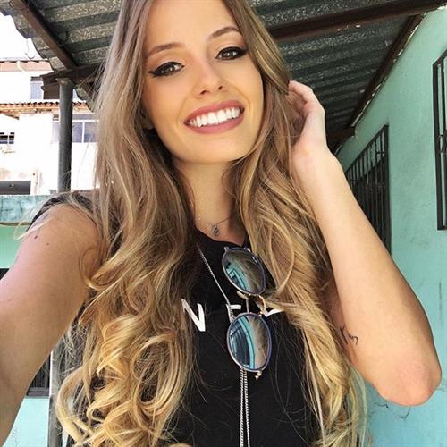 Paola Antonini taking a selfie