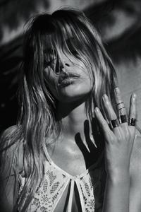 Frida Aasen in lingerie