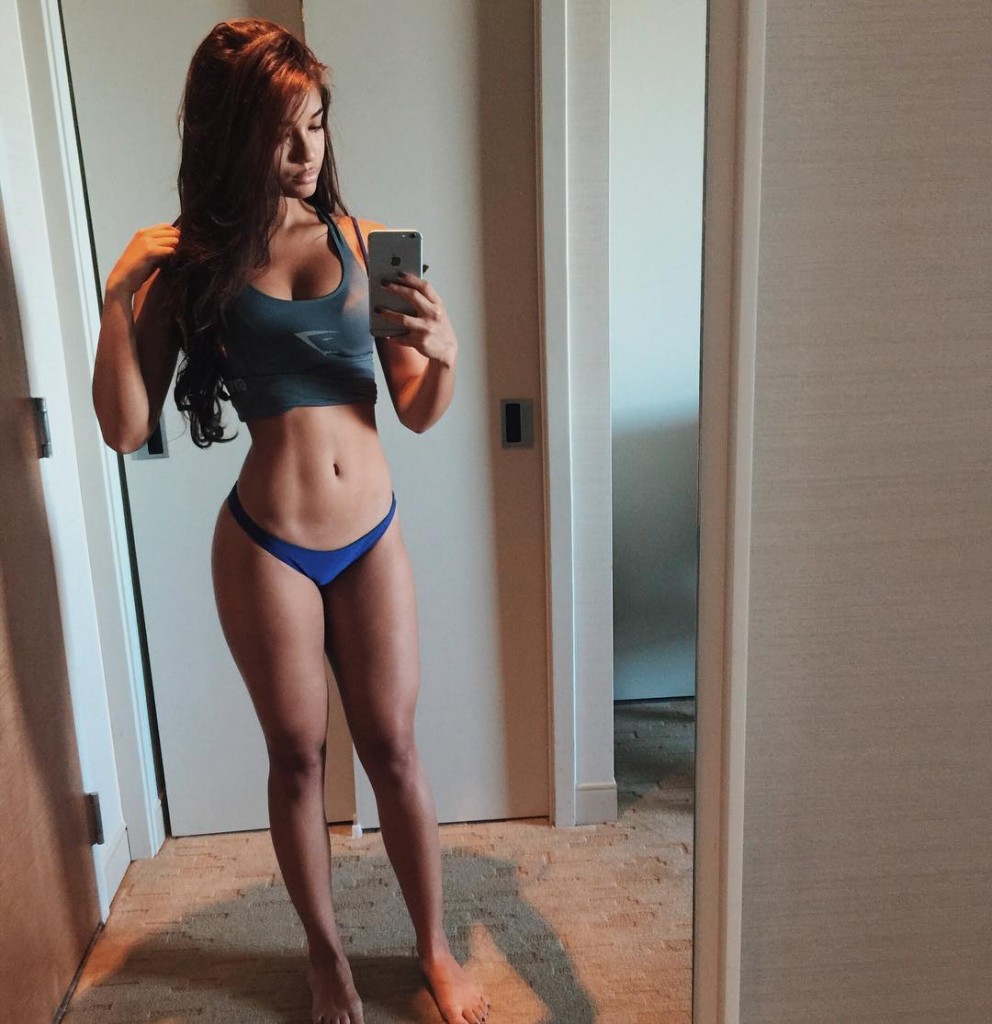 Yovanna Ventura taking a selfie