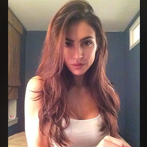 Kelly Karloff taking a selfie