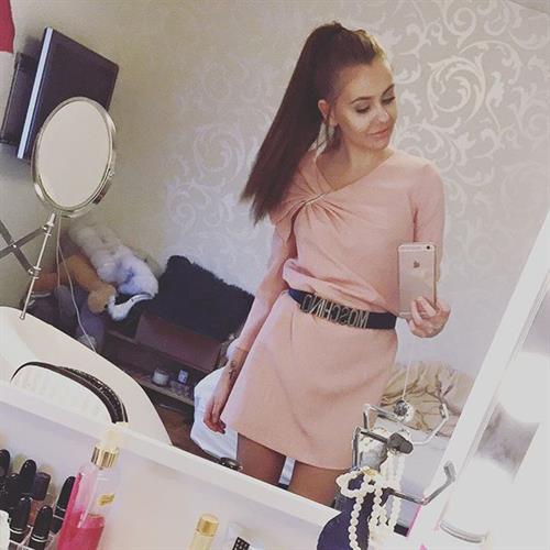 Fie Laursen taking a selfie