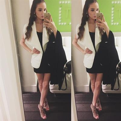 Christina Marie Harris taking a selfie