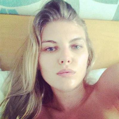 Maryna Linchuk taking a selfie