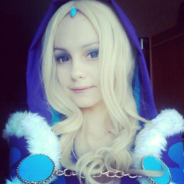 Denika Kiomi taking a selfie
