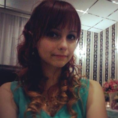 Denika Kiomi taking a selfie