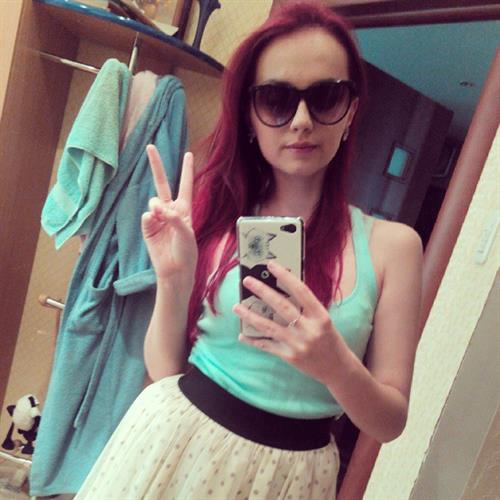 Denika Kiomi taking a selfie