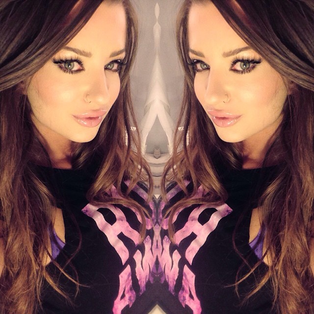 Sheala Foster taking a selfie