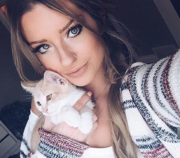 Sheala Foster taking a selfie