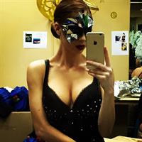 Laura Carter taking a selfie