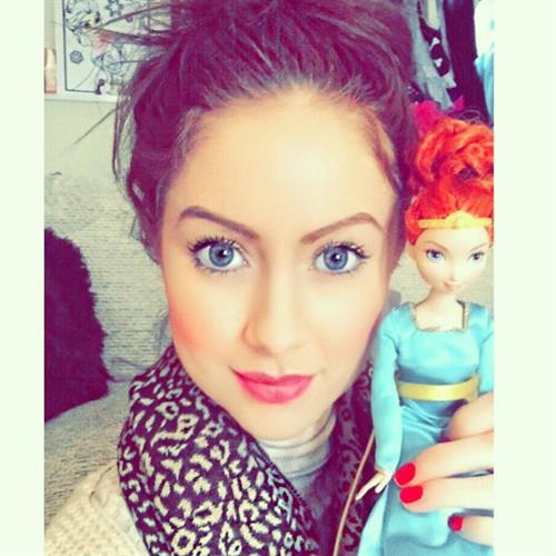 Laura Carter taking a selfie