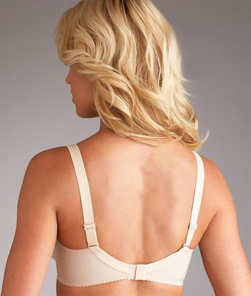 Chelsea Salmon in lingerie