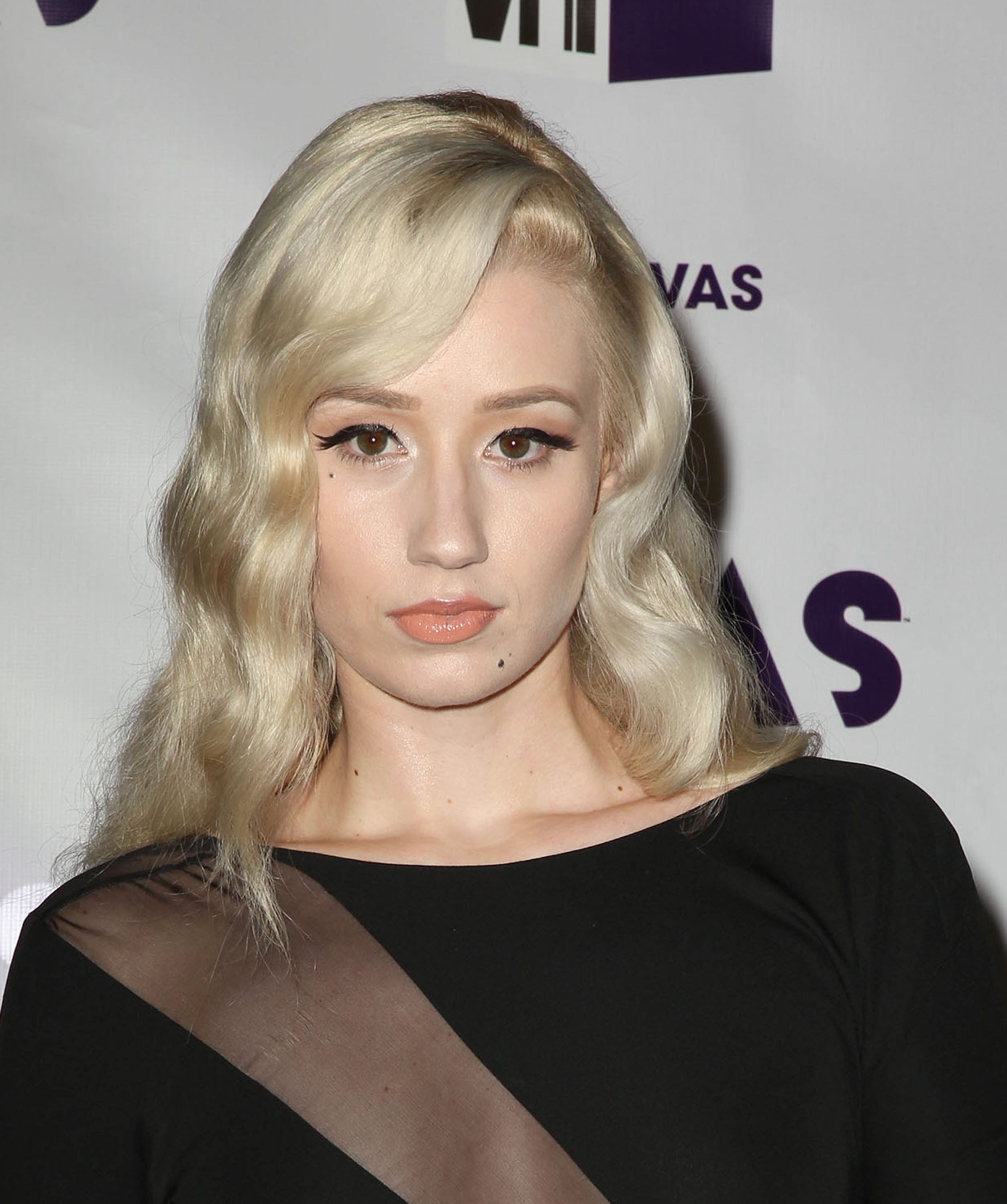 Iggy Azalea Pictures in an Infinite Scroll - 2371 Pictures